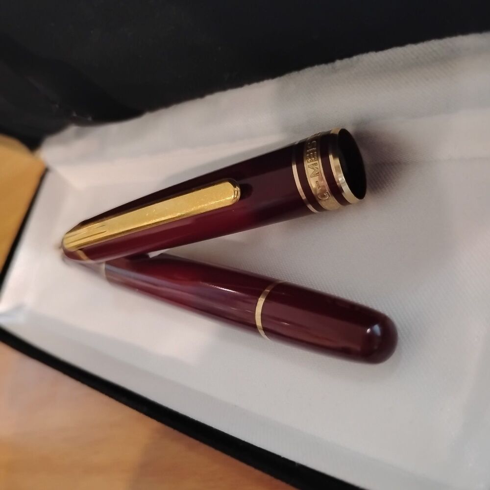Montblanc Meisterstuck Gold Burgundy Plated Pen with Cap Rollerball Collectible - Picture 13 of 16